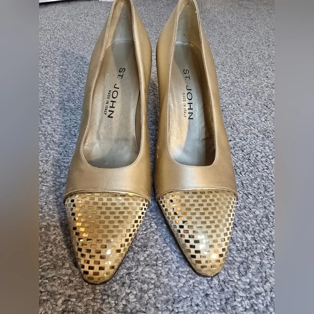 St John Made In Italy Gold Satin Sequin Toe Cap Pumps Size 7
